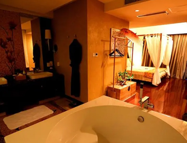 苏州虎丘养生会所的黄昏恋：当爱情遇上八十岁